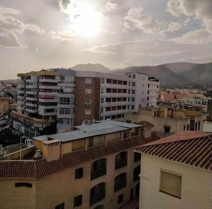 Apartamento En El Centro De 토레몰리노스 외부 사진